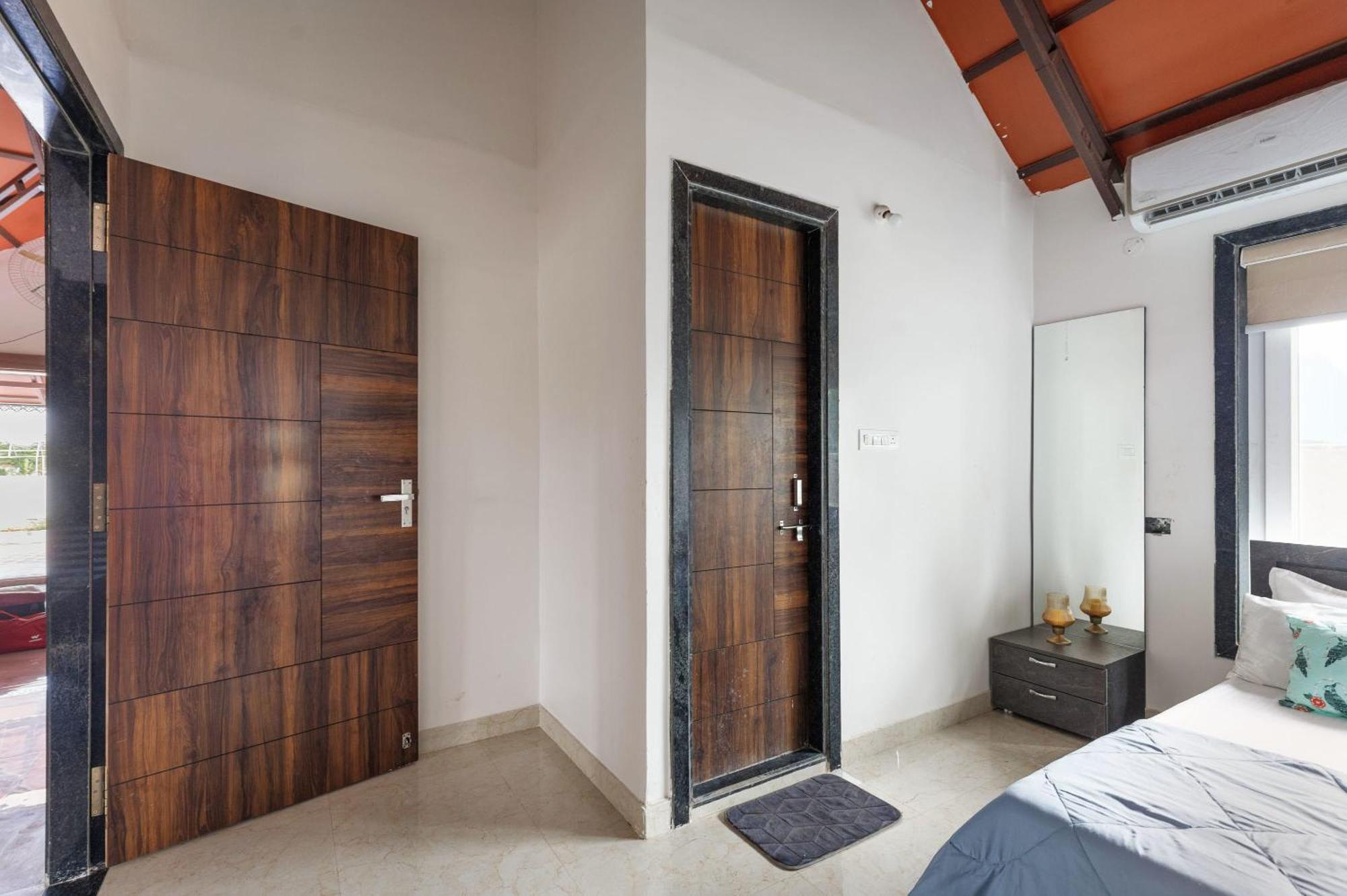 Aqua Lagoon Villa By Secret Turtle Pvt Pool Private Lawn Secunderabad Exterior photo