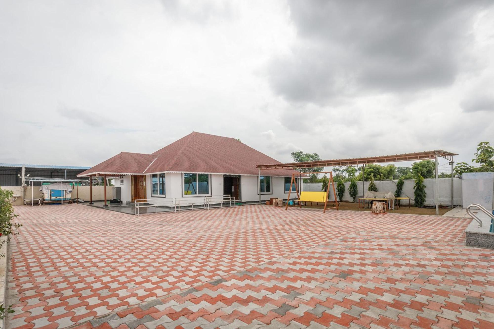 Aqua Lagoon Villa By Secret Turtle Pvt Pool Private Lawn Secunderabad Exterior photo